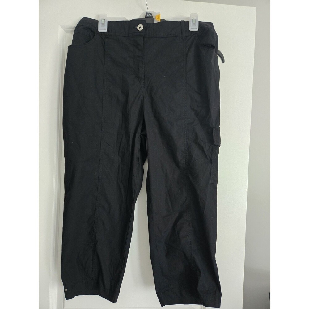 chicos capris size 2 Black Pants Crop